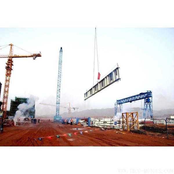 【電廠】寧夏天元熱電聯(lián)產(chǎn)有限公司2×350MW自備熱電廠工程2號機(jī)組鍋爐大板梁順利開始吊裝 行業(yè)資訊 第2張 【電廠】寧夏天元熱電聯(lián)產(chǎn)有限公司2×350MW自備熱電廠工程2號機(jī)組鍋爐大板梁順利開始吊裝 - TECO東元電機(jī) | 變頻器·伺服電機(jī)·減速機(jī)·電機(jī)解決方案